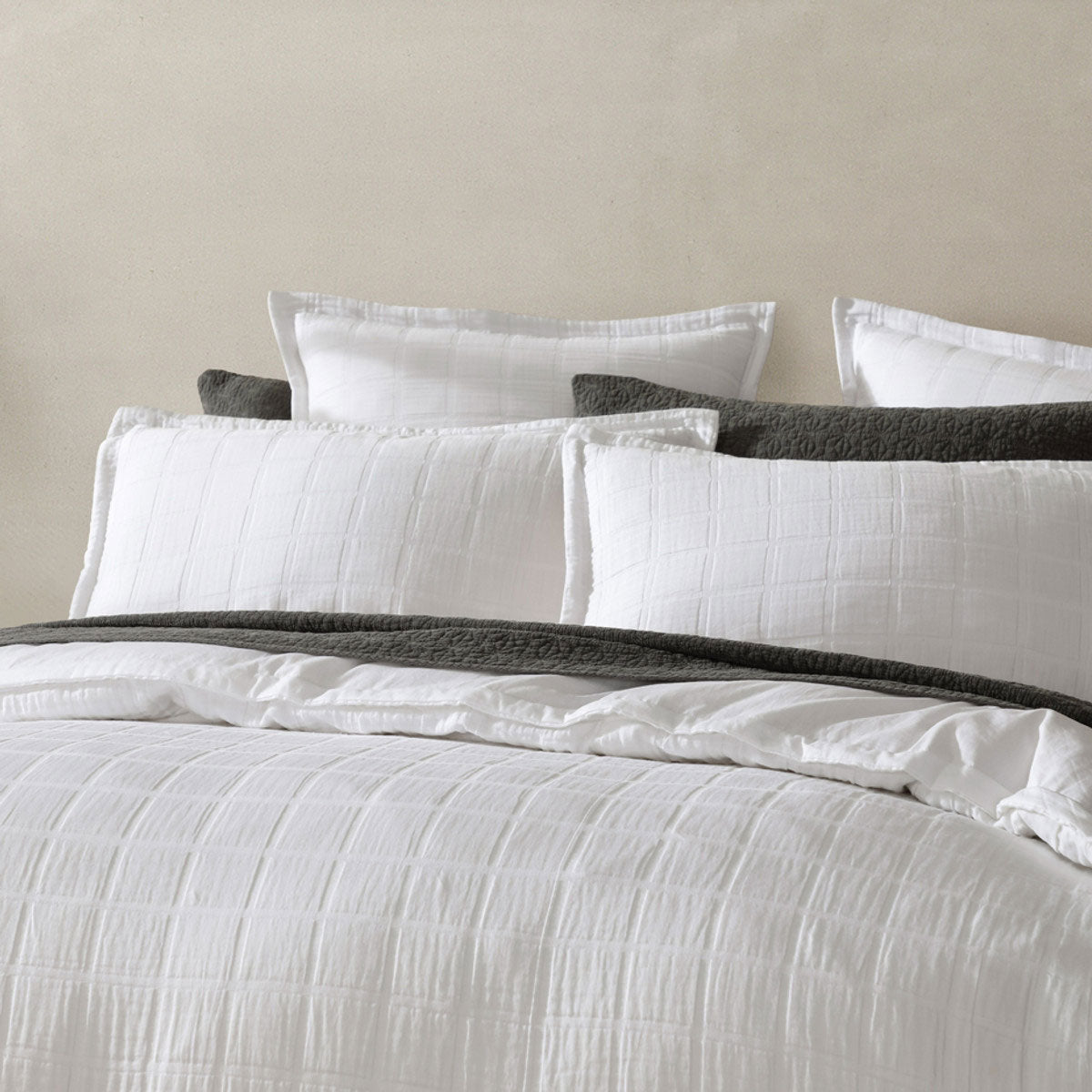 Platinum Collection Sierra White Cotton Matelasse Quilt Cover Set Queen